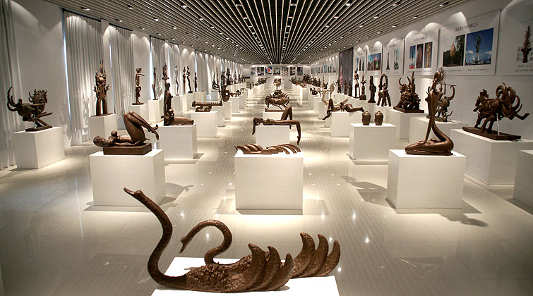 韓美林雕塑藝術館